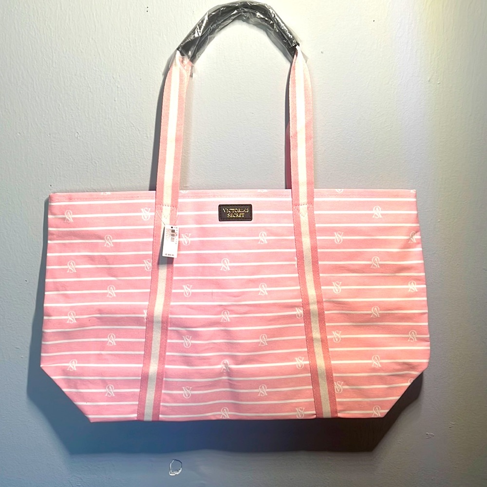 MWT Pink VS Victoria’s Secret bag